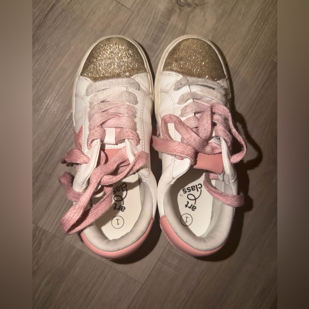 GUC Art Class Girl’s Shoes Sz 1